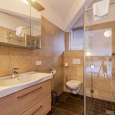 Penthouse Schmetterling Mit Dachterrasse